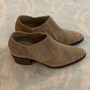 Steve Madden suede booties, size 7